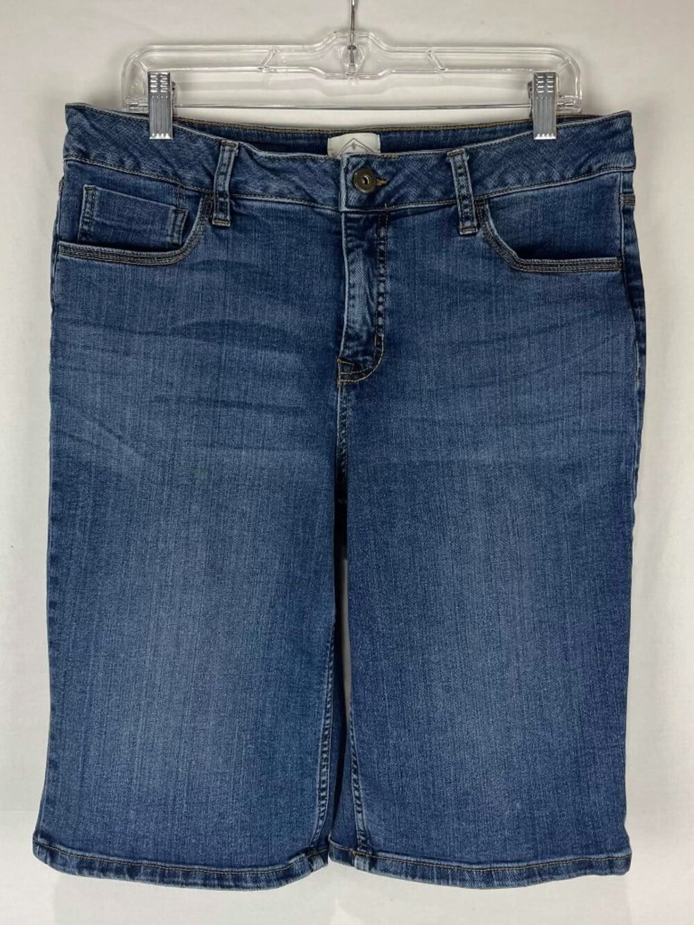 EUC St Johns Bay Womens Bermuda Shorts Blue Denim Jean Size 14 - Picture 1 of 9